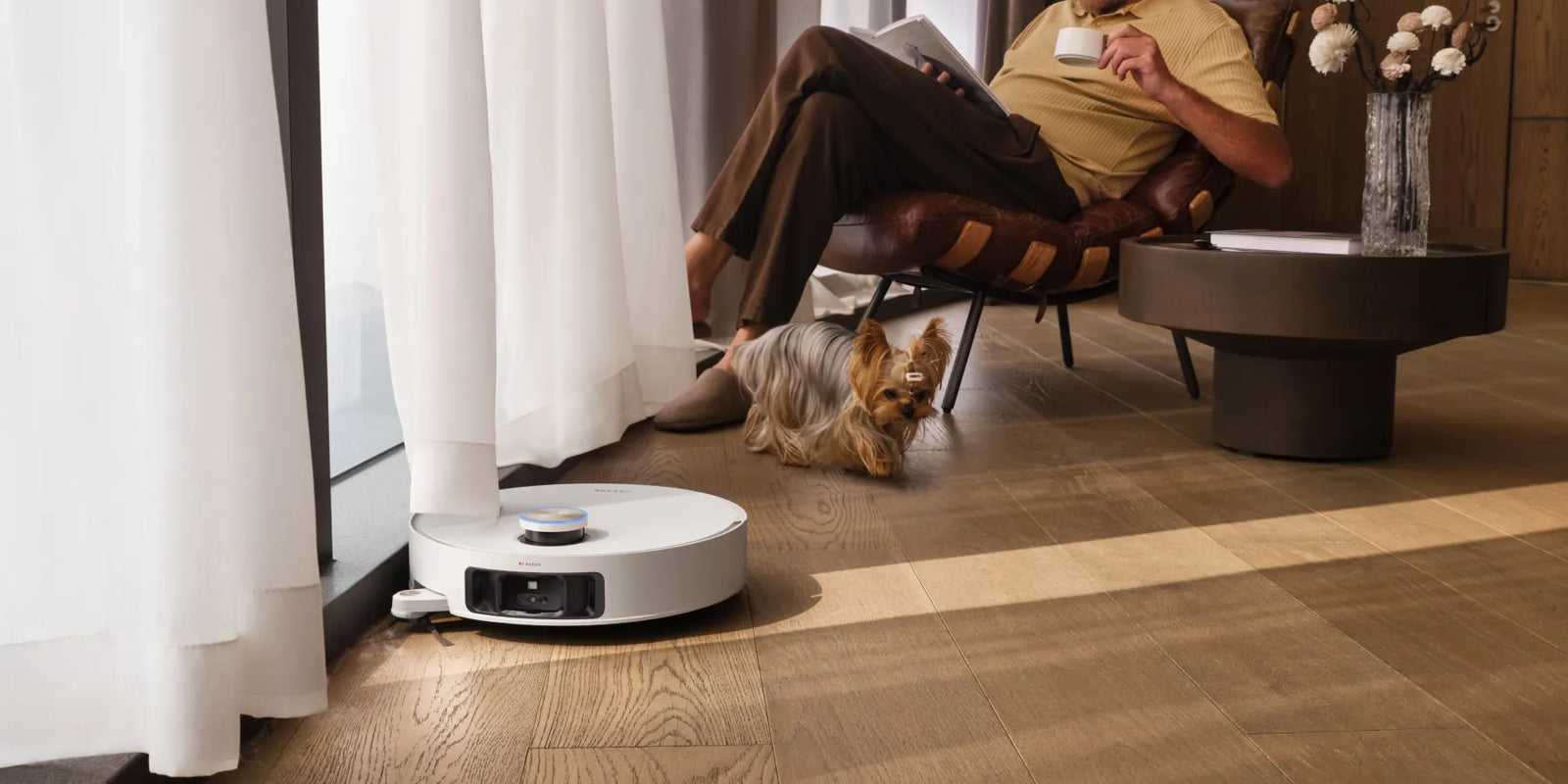 Saugroboter reinigt effektiv unter Vorhängen und vermeidet Verwicklungen