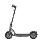 Lade das Bild in den Galerie-Viewer, NAVEE N65i E-Scooter ABE Zertifiziert| Patentierte Damping Arm™ Federung  2-Fach faltbar | 65km Reichweite-0
