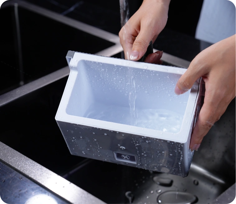 Der Dreame Aura Hohlkegel-Eisbereiter mit leicht zu reinigendem Design erleichtert die Pflege und sorgt stets für hygienische Eisbereitung.