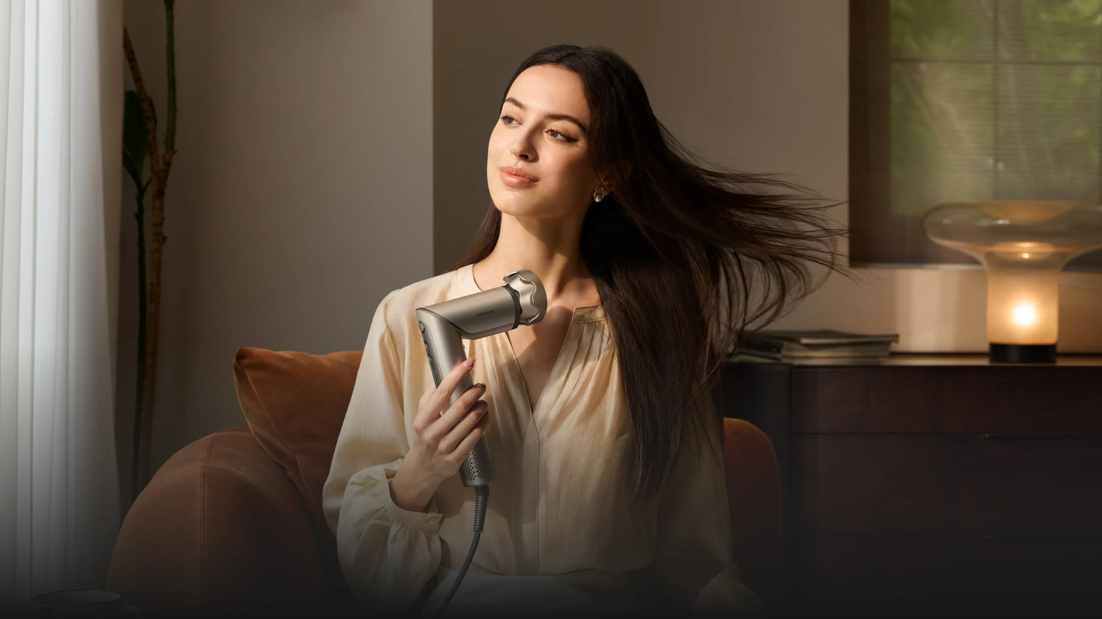 Dreame Dazzle-Haartrockner mit Hochgeschwindigkeitsmotor für schnelles, effizientes Trocknen der Haare.
