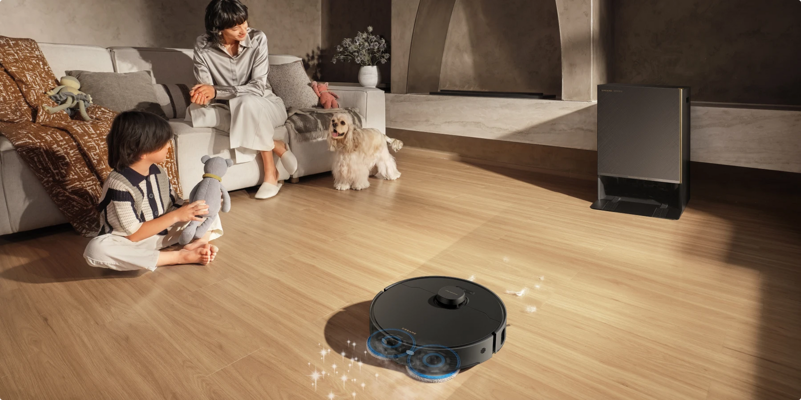 Dreame Matrix10 Pro Saugroboter Schwarz mit Thermo-Wischer-Pad reinigt Wohnzimmerböden bei 40 °C für anhaltende Frische.