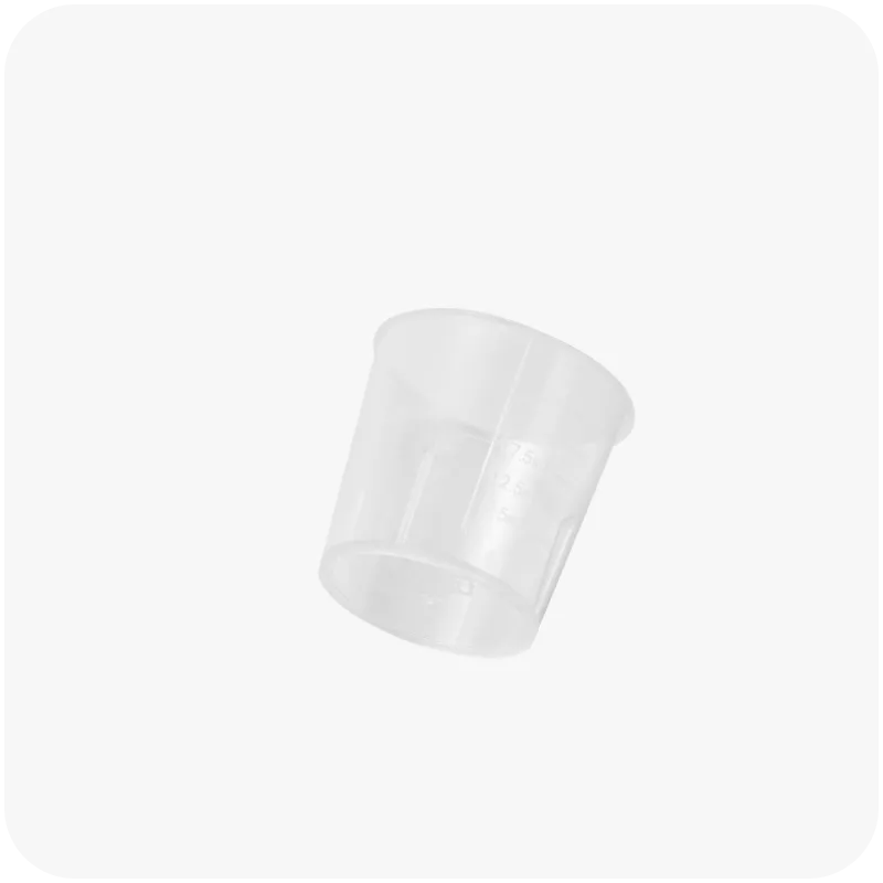 Der Messbecher hilft bei der präzisen Kontrolle der Zutaten für professionelle Kochergebnisse.