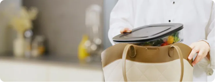 Friteuse à air portable Dreame Tasti™, design léger et amovible pour emporter facilement vos plats faits maison.