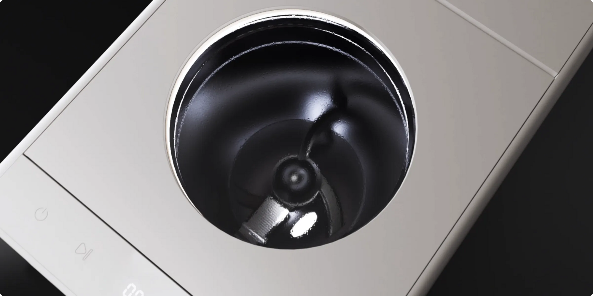 Der Dreame SF-25 verfügt über ein transparentes, entfeuchtendes Glasfenster, das Beschlagen verhindert und klare Sicht auf den Vorgang ermöglicht.