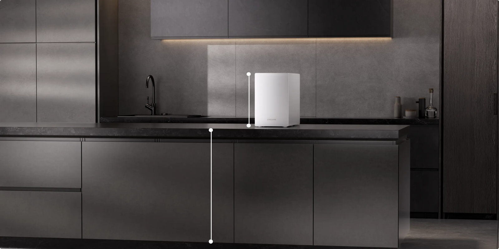 Der Dreame SF25 WiFi ist 30,5 cm hoch und passt damit auf die meisten 89-cm-Spülbecken-Arbeitsplatten, sodass eine ergonomische Bedienung ohne Bücken möglich ist.