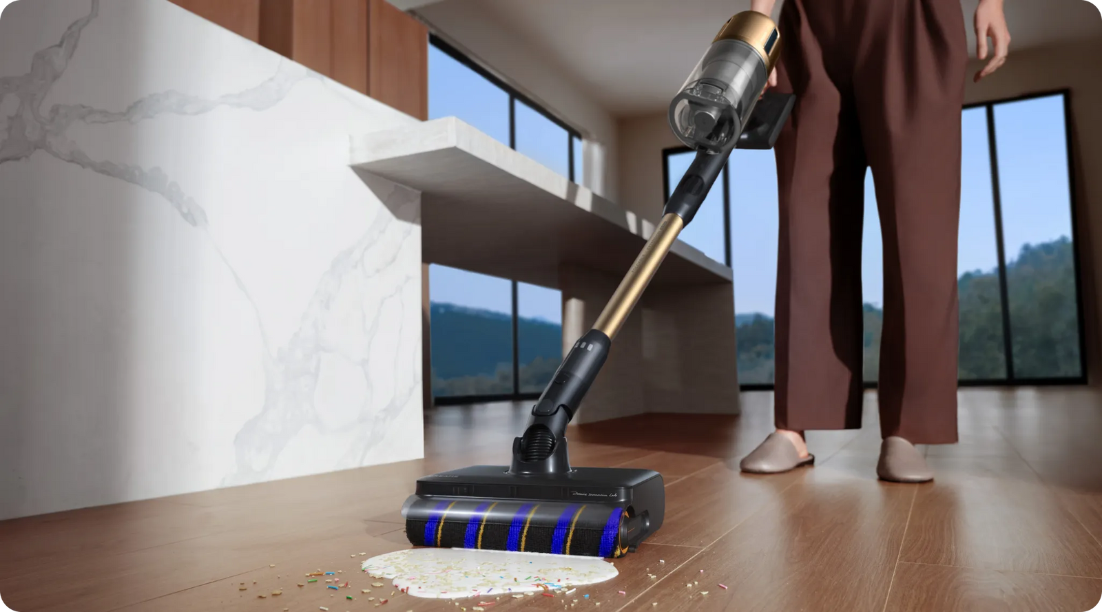 Dreame   Z30 Pro Aqua-A reinigt mühelos verschiedene Böden im Haus vom Bad bis zum Wohnzimmer